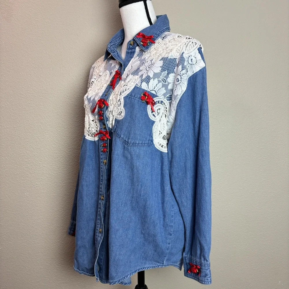 PTNY Denim Shirt Lace Applique Rose Accents Western Blouse‎ Size Large 90s